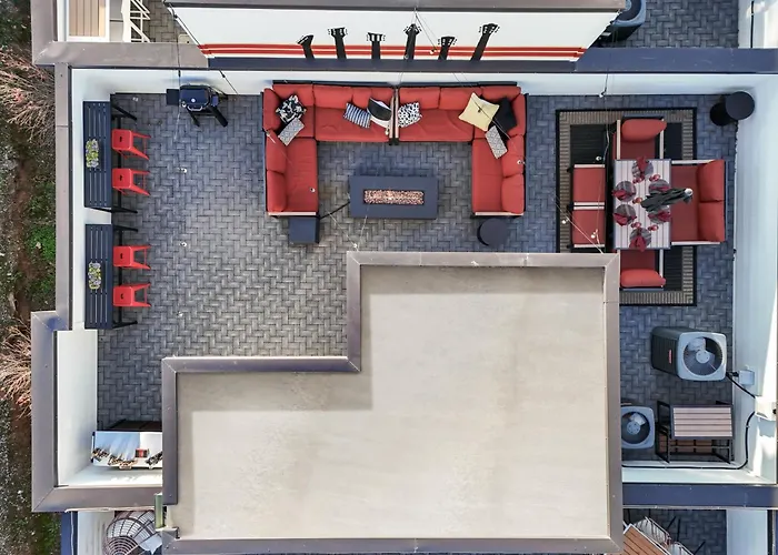 Cool Nashville Townhouse Close To Downtown